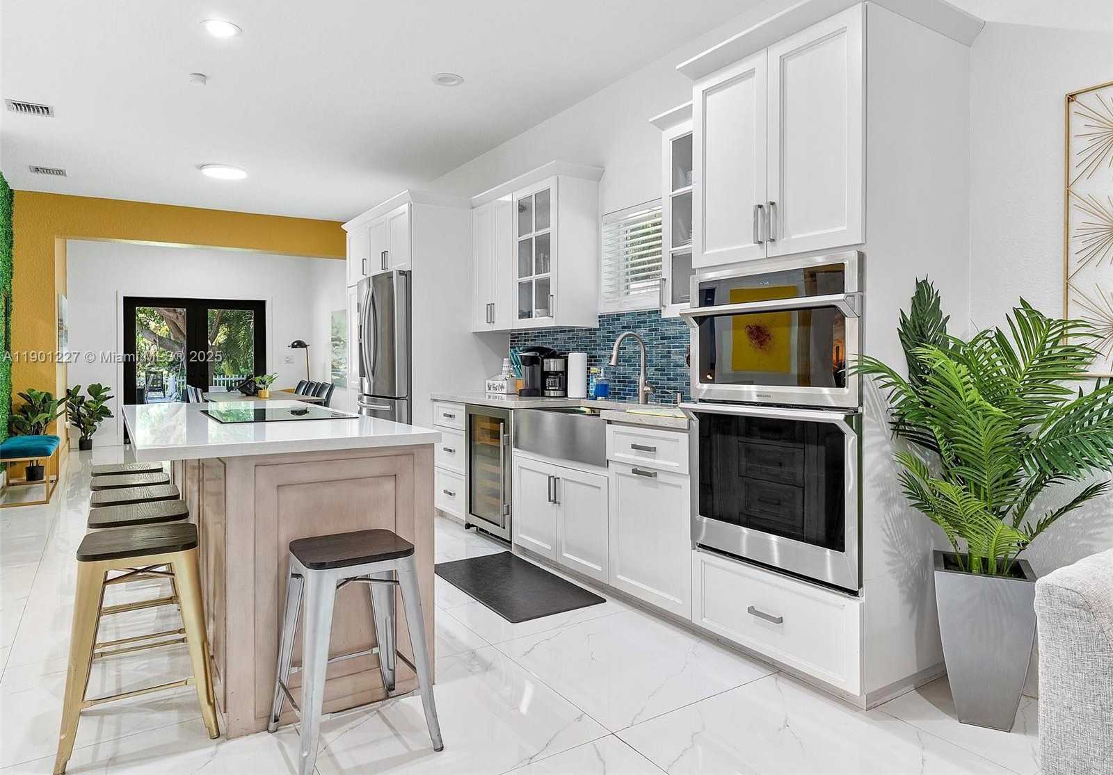 Small Image of 11843 WEST BISCAYNE CANAL RD, Miami Number 11