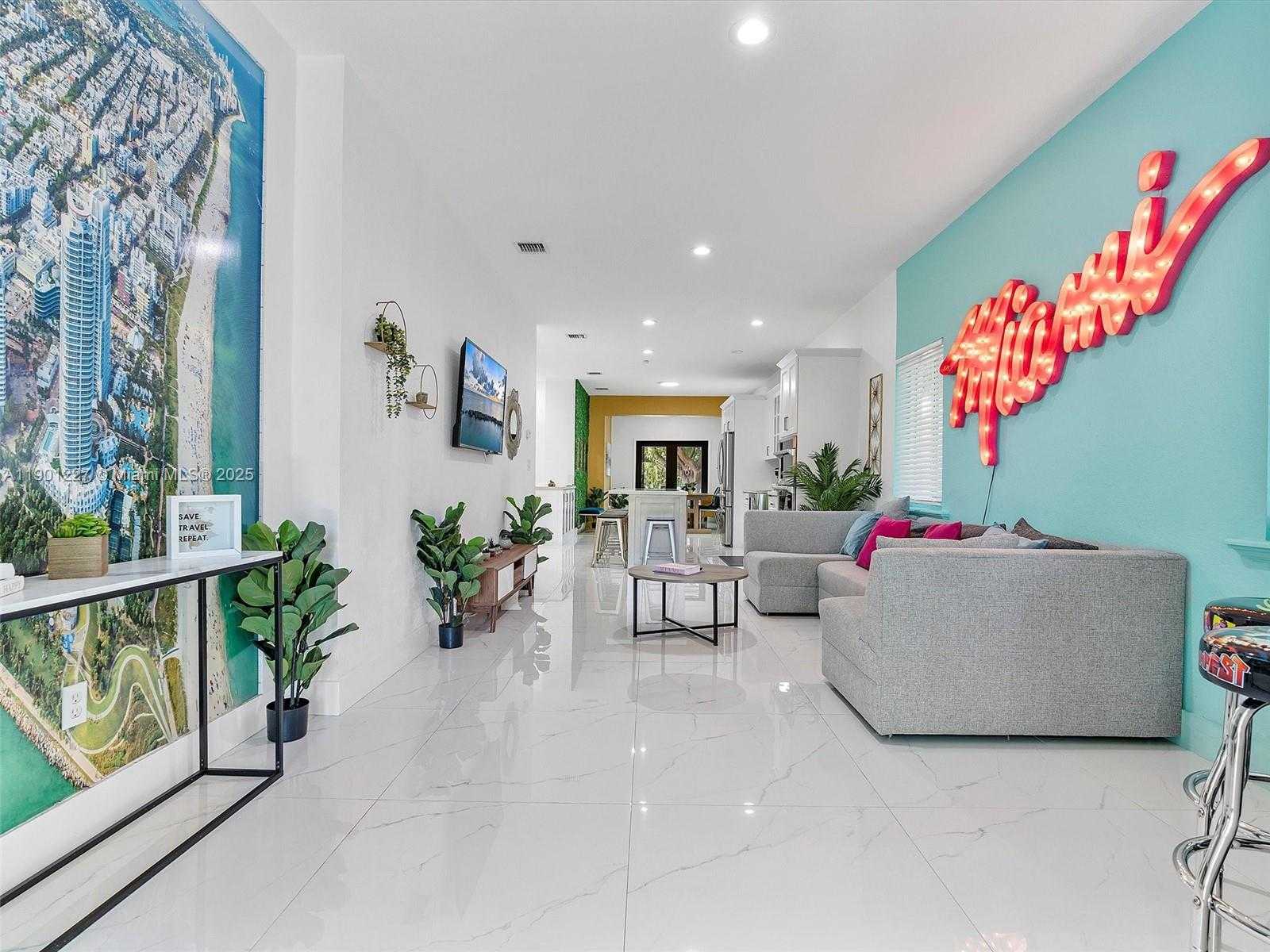 Small Image of 11843 WEST BISCAYNE CANAL RD, Miami Number 13