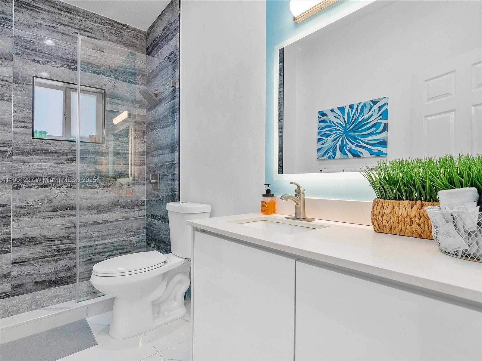 Small Image of 11843 WEST BISCAYNE CANAL RD, Miami Number 17