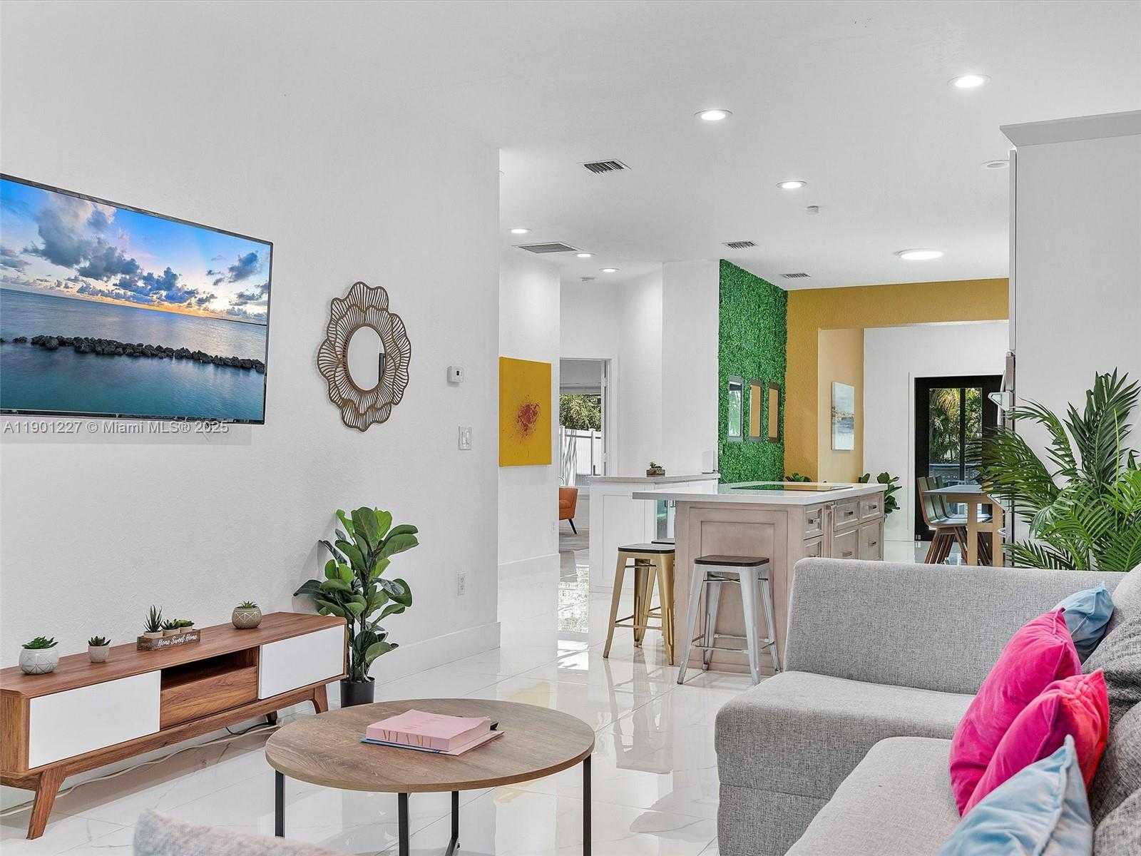 Small Image of 11843 WEST BISCAYNE CANAL RD, Miami Number 22