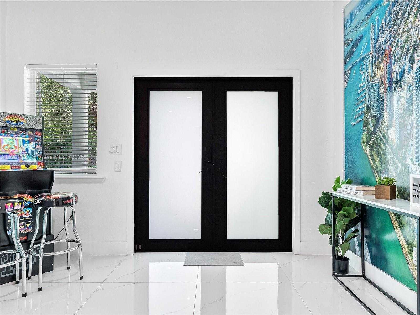 Small Image of 11843 WEST BISCAYNE CANAL RD, Miami Number 27