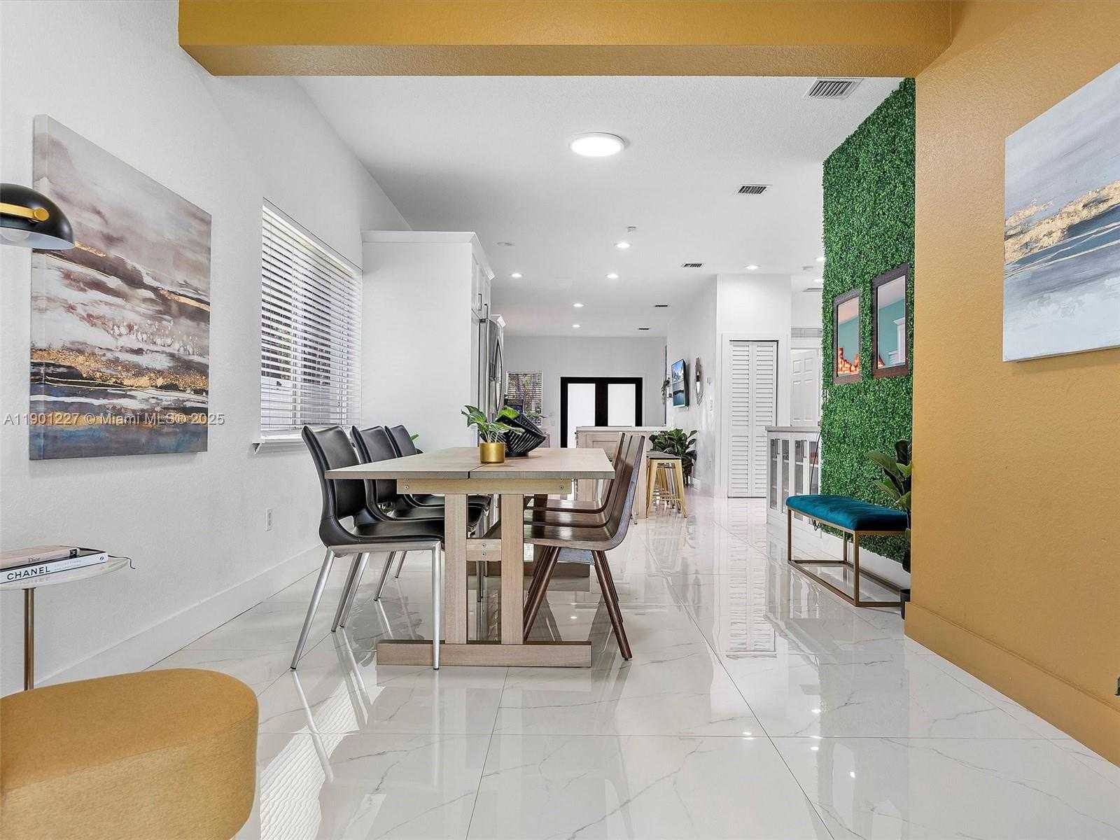 Small Image of 11843 WEST BISCAYNE CANAL RD, Miami Number 42