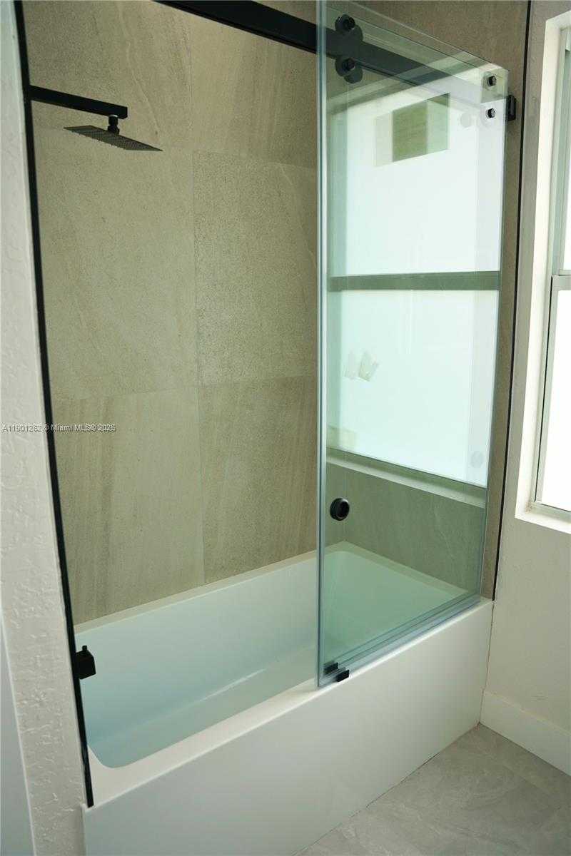 Small Image of 322 NORTH WEST 9TH ST, Cape Coral Number 15