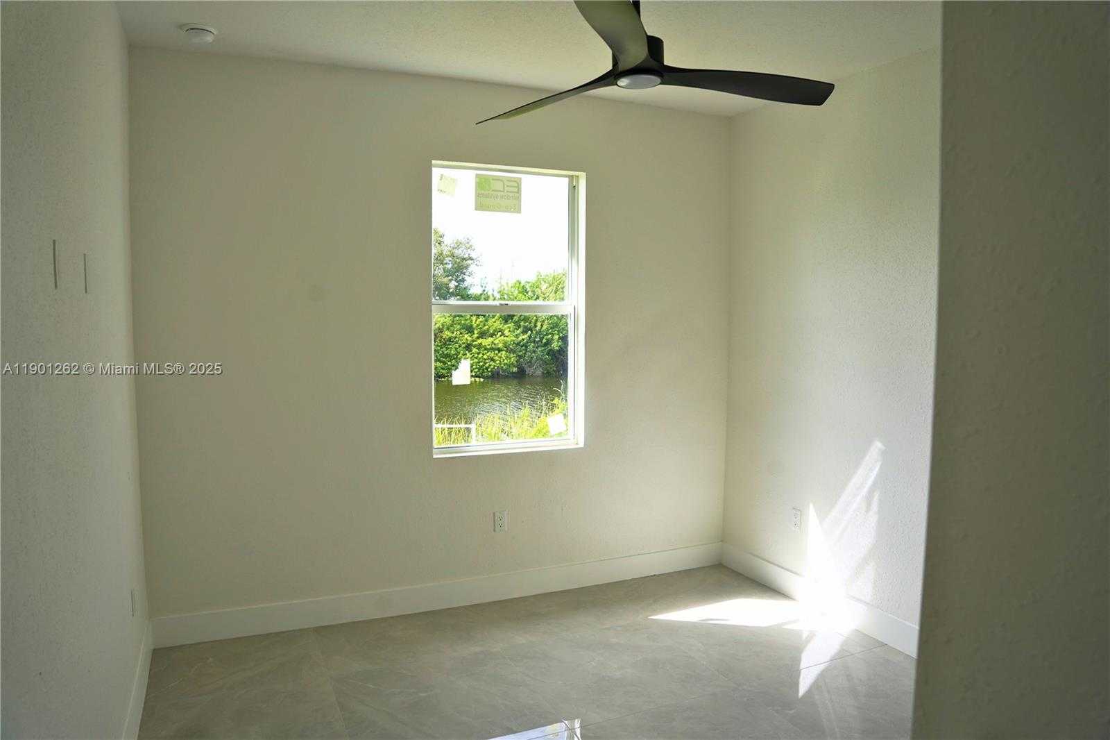 Small Image of 322 NORTH WEST 9TH ST, Cape Coral Number 16