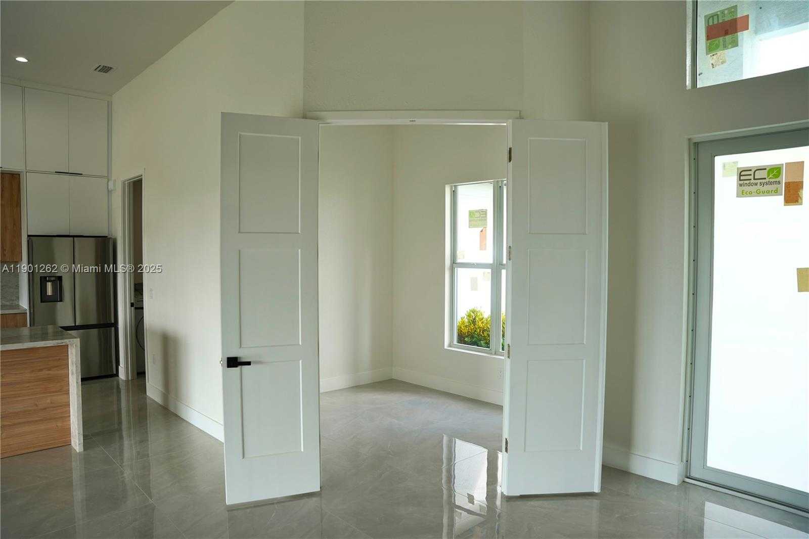 Small Image of 322 NORTH WEST 9TH ST, Cape Coral Number 7