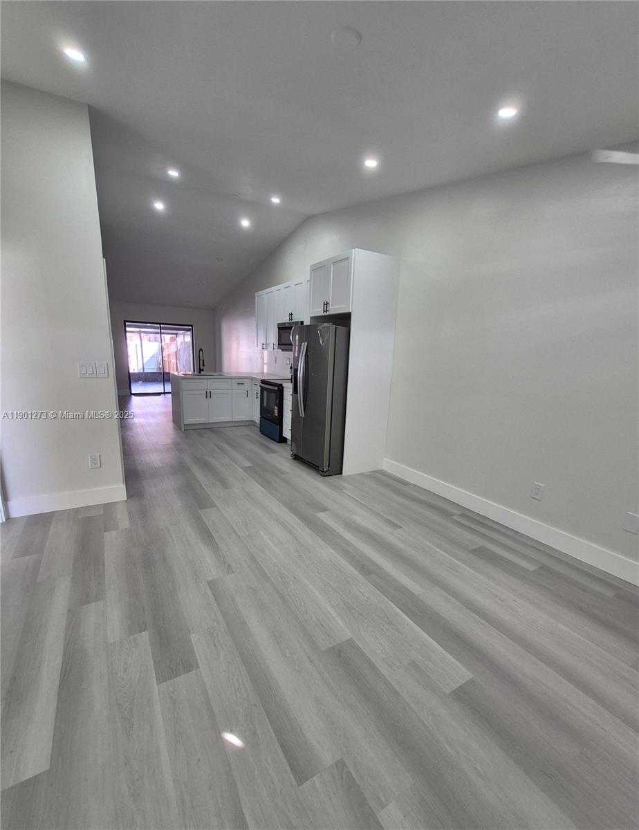 Small Image of 5751 WEST 21ST CT, Hialeah Number 2