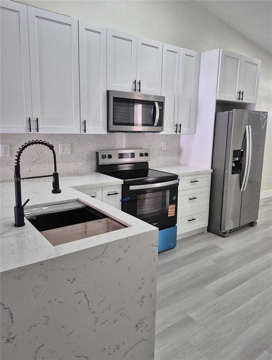 Small Image of 5751 WEST 21ST CT, Hialeah Number 3
