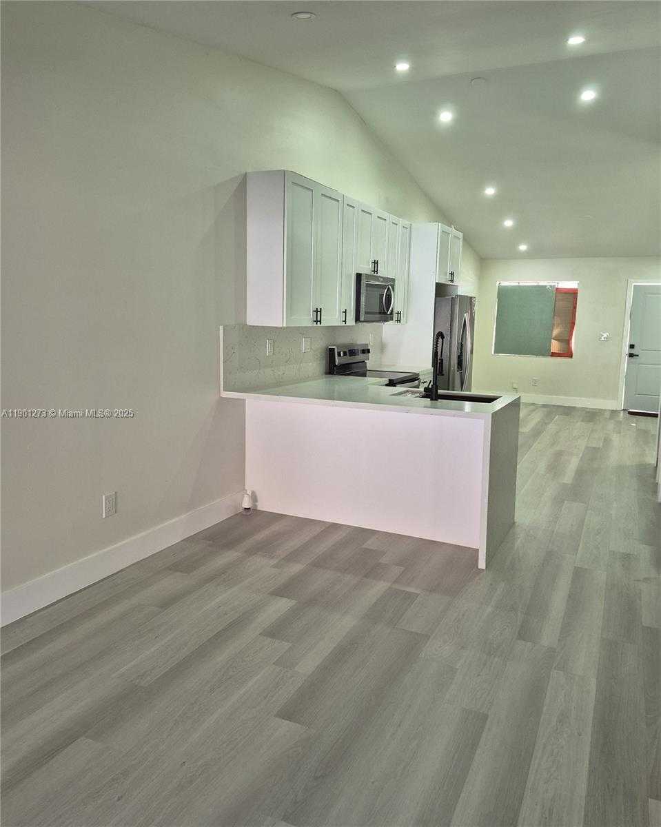 Small Image of 5751 WEST 21ST CT, Hialeah Number 5