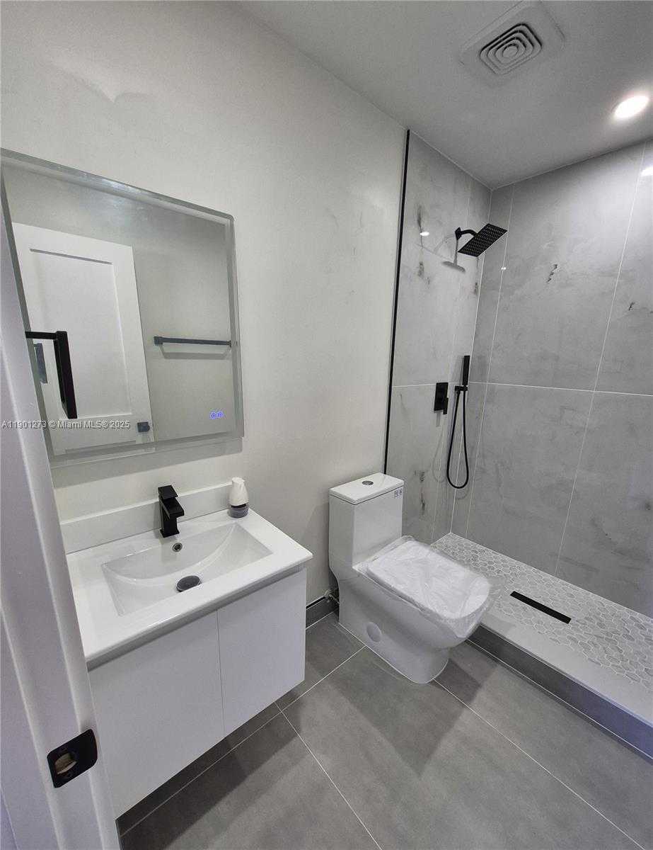 Small Image of 5751 WEST 21ST CT, Hialeah Number 7