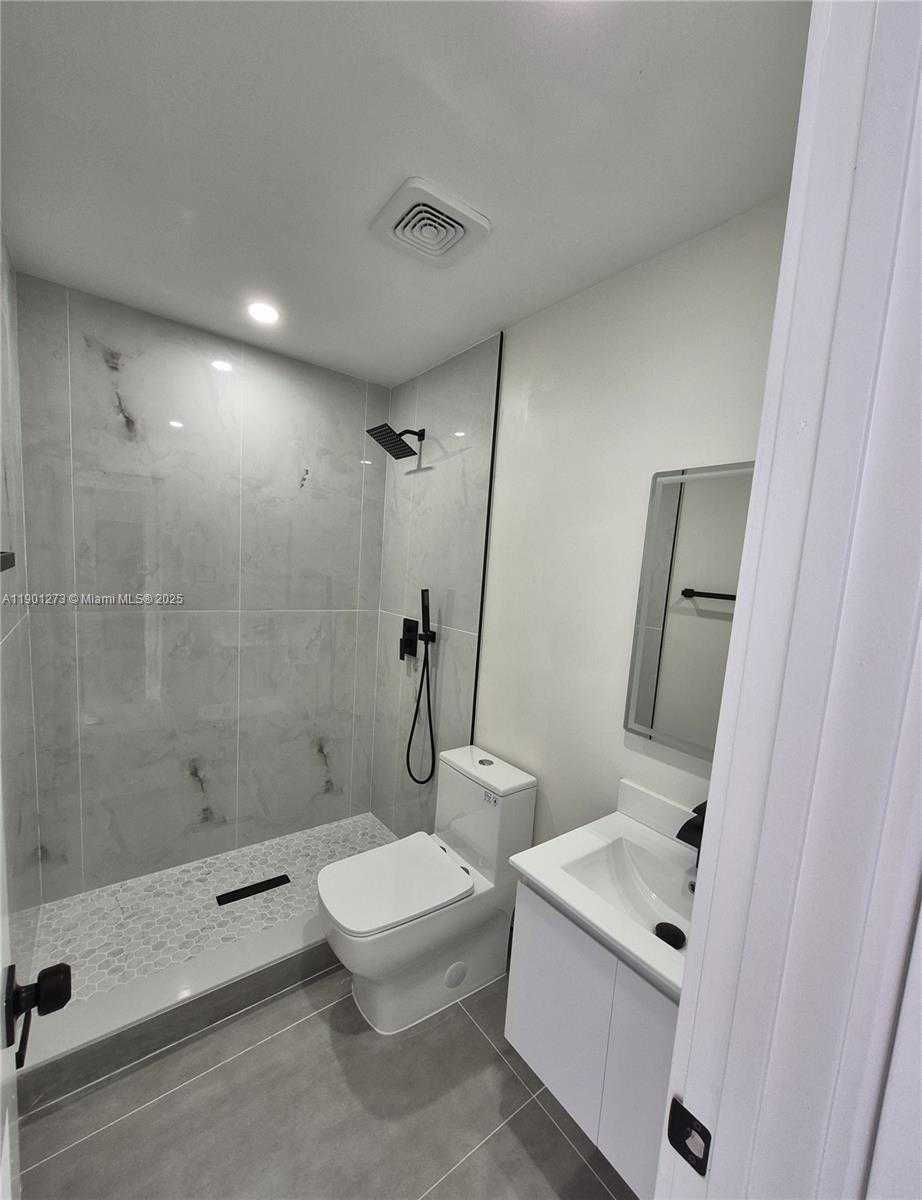 Small Image of 5751 WEST 21ST CT, Hialeah Number 8