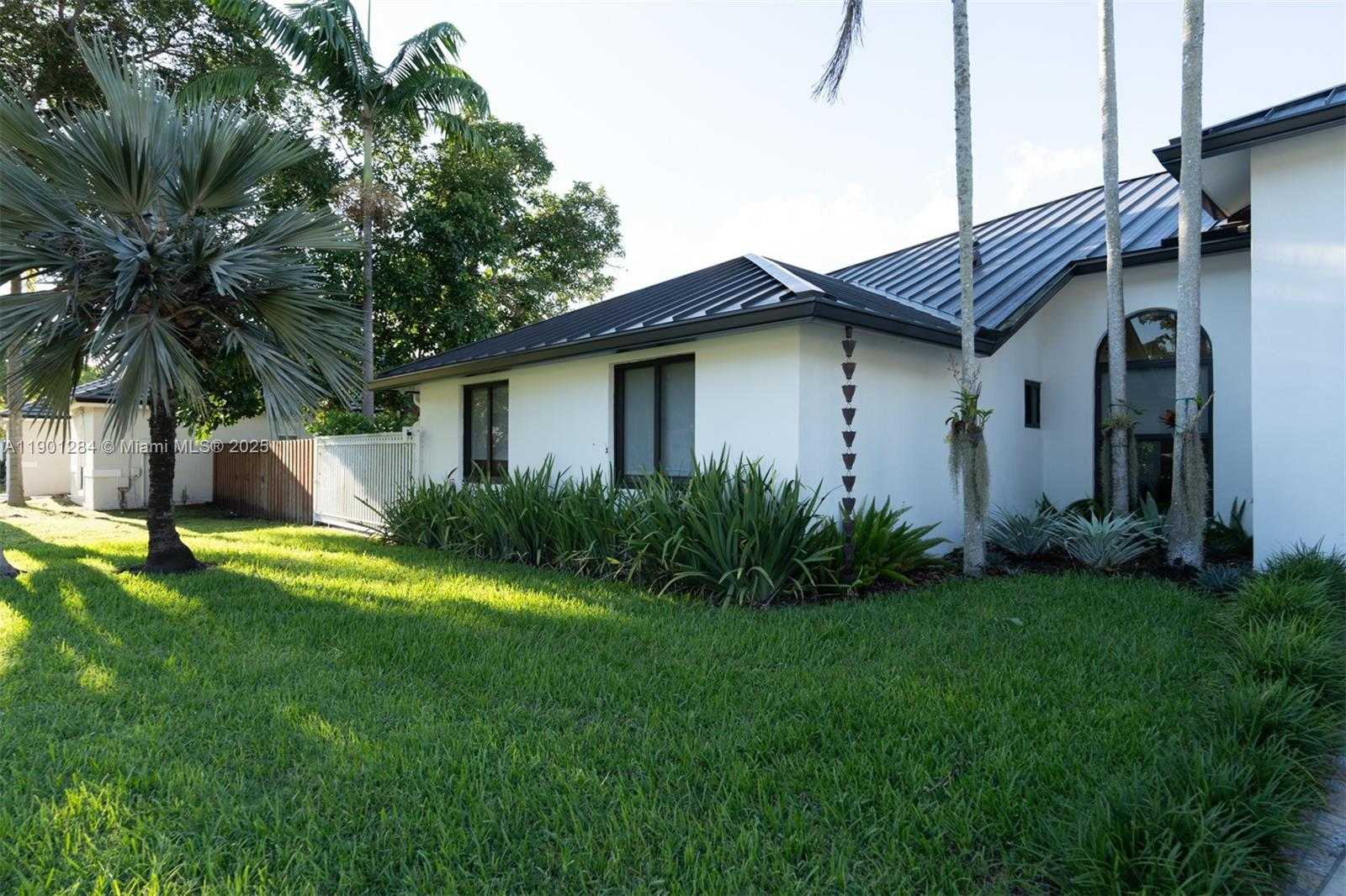 Small Image of 7761 SOUTH WEST 185TH ST, Cutler Bay Number 24