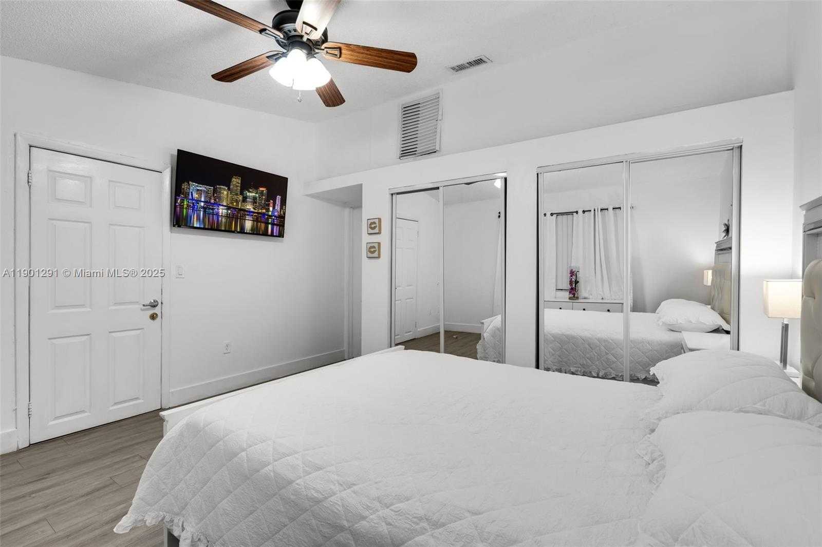 Small Image of 7531 WEST 29TH WAY, Hialeah Number 13
