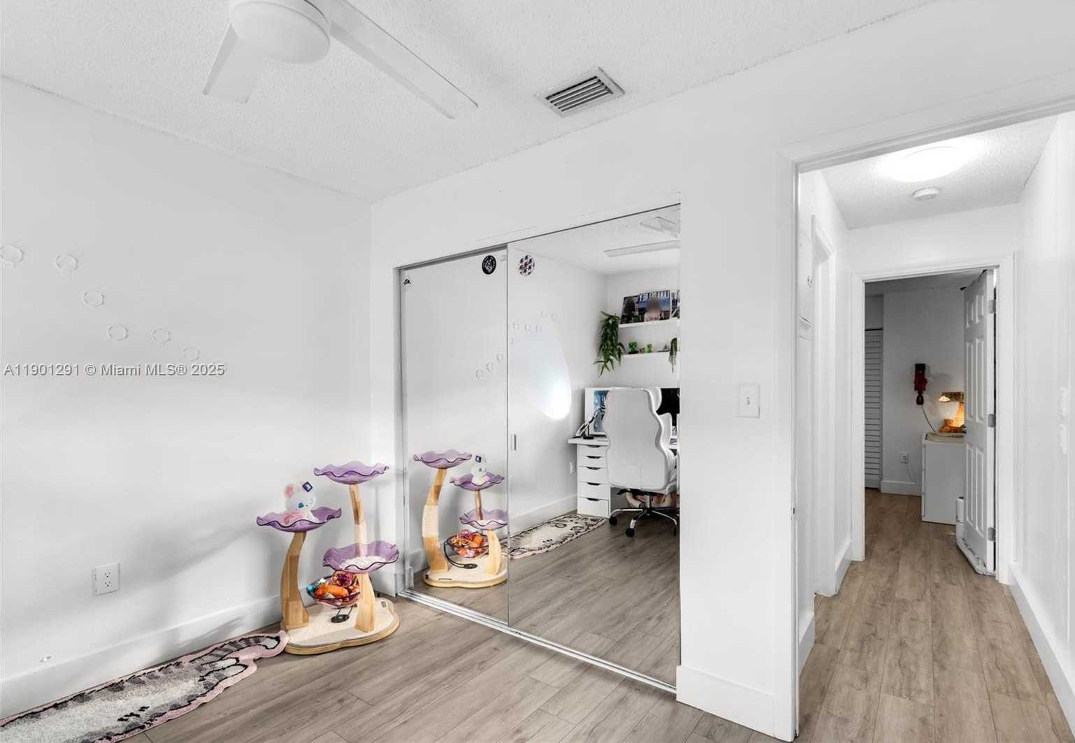 Small Image of 7531 WEST 29TH WAY, Hialeah Number 16