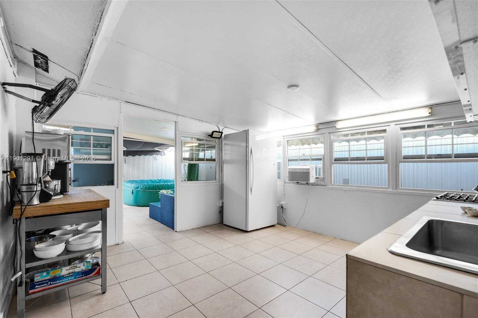 Small Image of 7531 WEST 29TH WAY, Hialeah Number 21