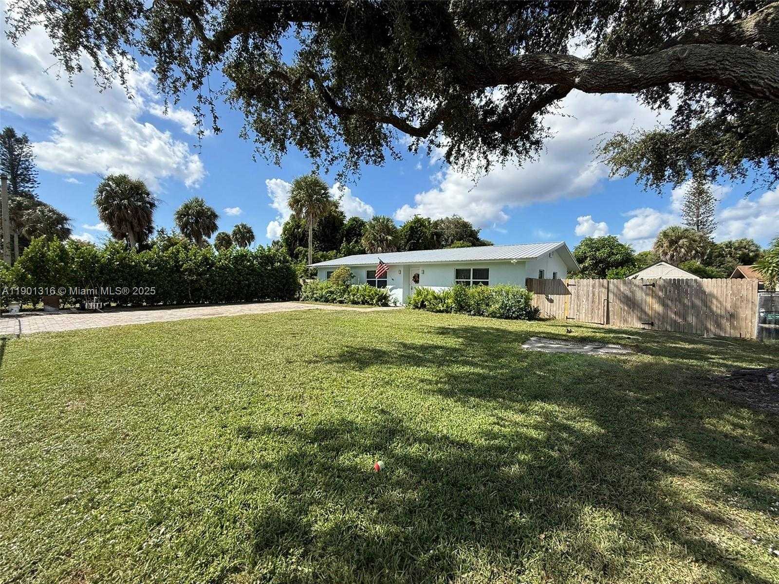 Small Image of 9546 SOUTH WEST ADAMS ST, Okeechobee Number 2