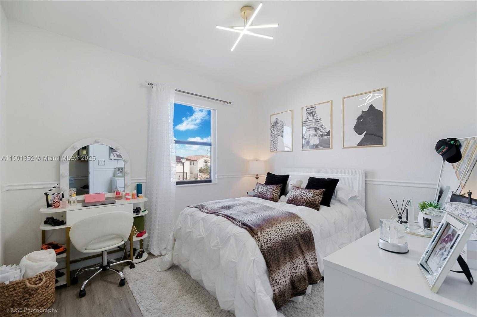 Small Image of 8723 NORTH WEST 102ND PL, Doral Number 16