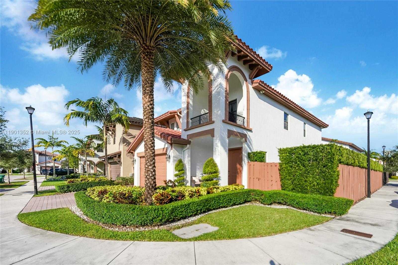Small Image of 8723 NORTH WEST 102ND PL, Doral Number 2