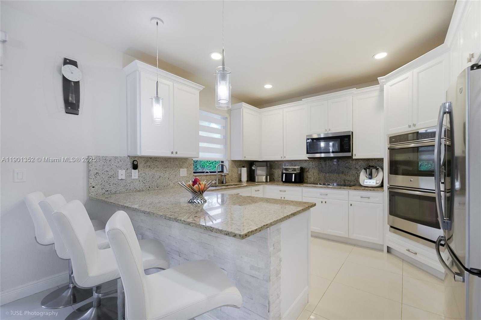 Small Image of 8723 NORTH WEST 102ND PL, Doral Number 6