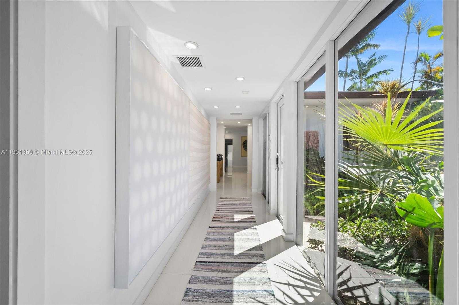 Small Image of 5055 NORTH BAY RD, Miami Beach Number 11