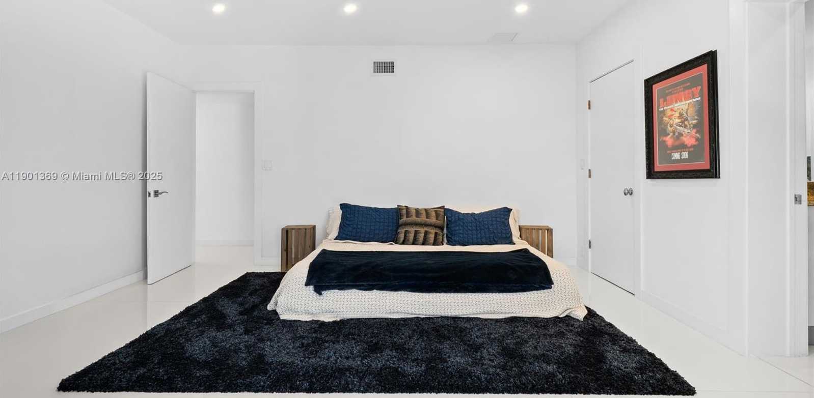 Small Image of 5055 NORTH BAY RD, Miami Beach Number 13