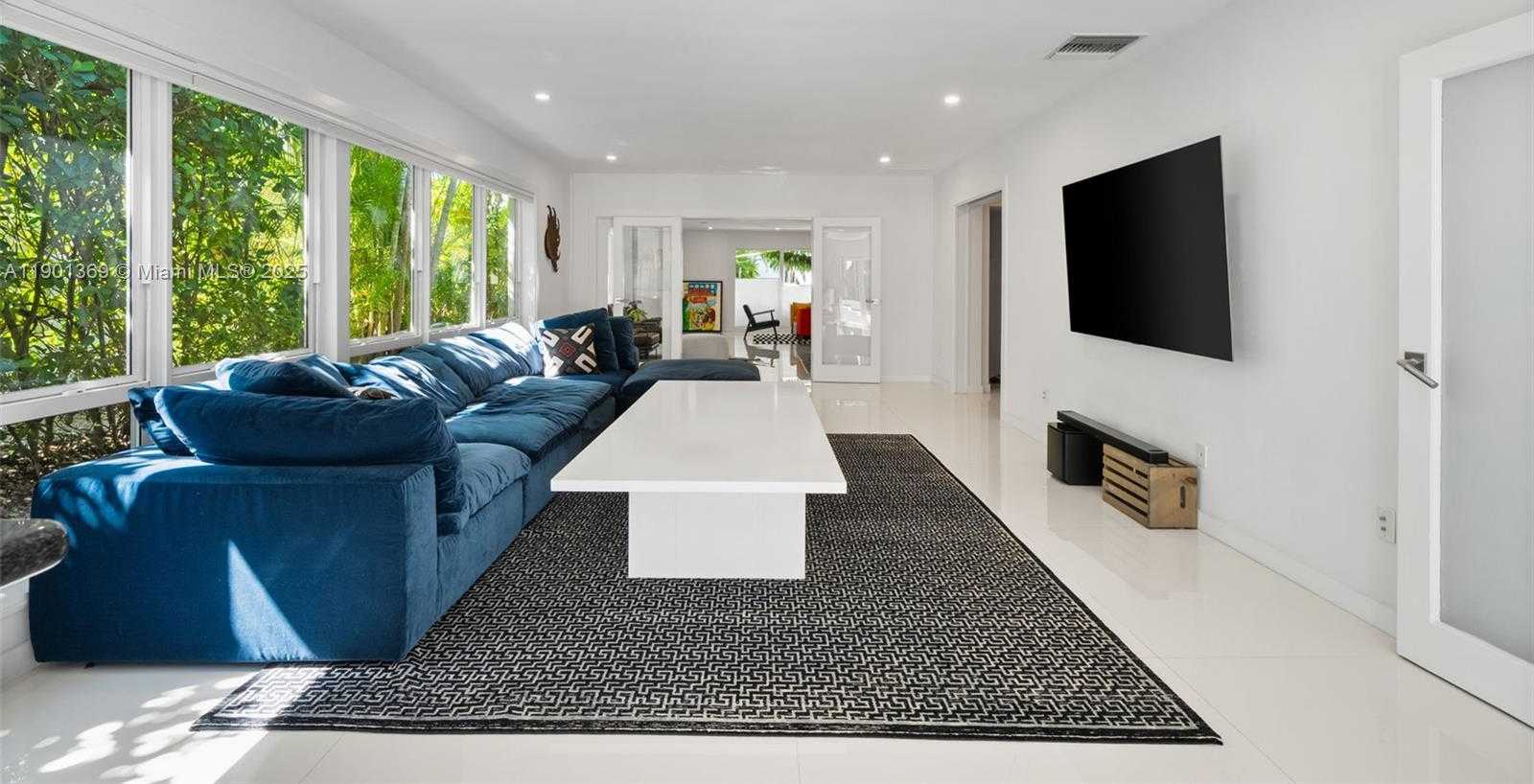 Small Image of 5055 NORTH BAY RD, Miami Beach Number 17