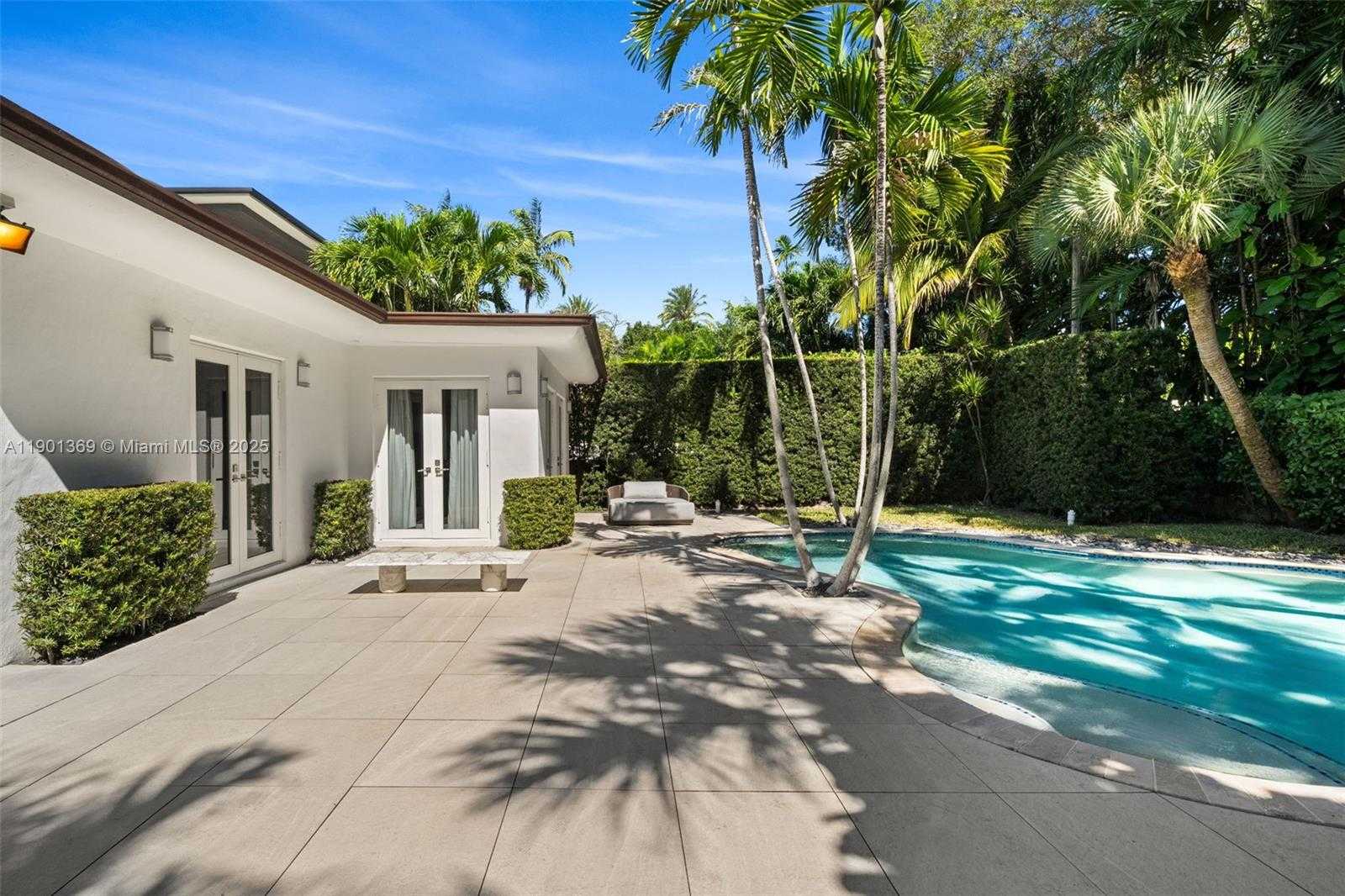 Small Image of 5055 NORTH BAY RD, Miami Beach Number 25