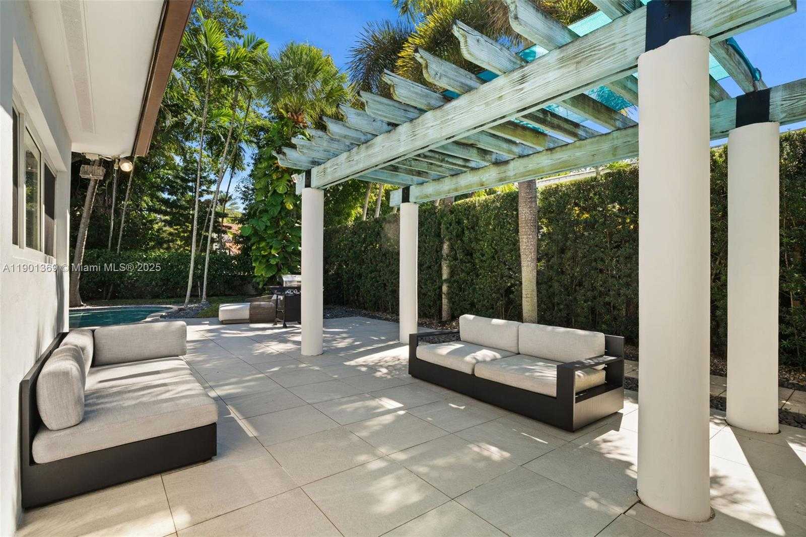 Small Image of 5055 NORTH BAY RD, Miami Beach Number 26