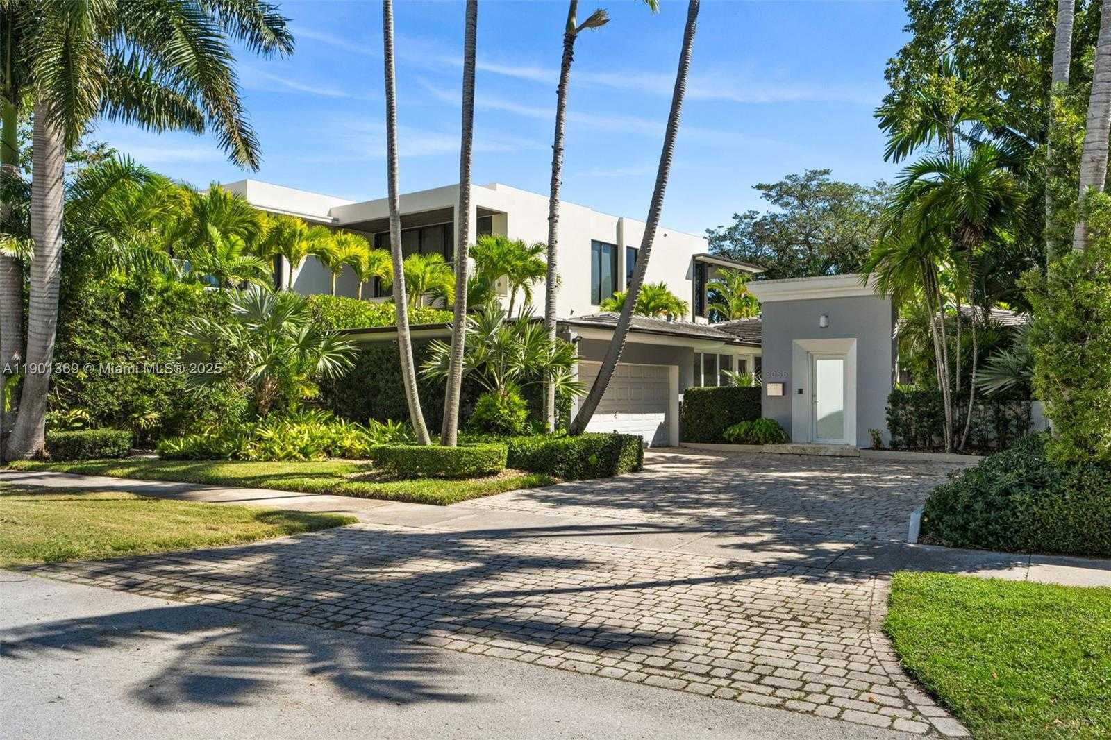Small Image of 5055 NORTH BAY RD, Miami Beach Number 8