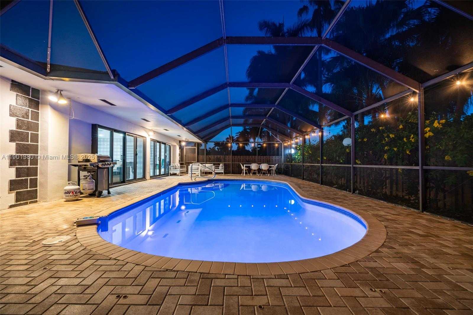 Small Image of 1141 NORTH NORTHLAKE DR, Hollywood Number 14