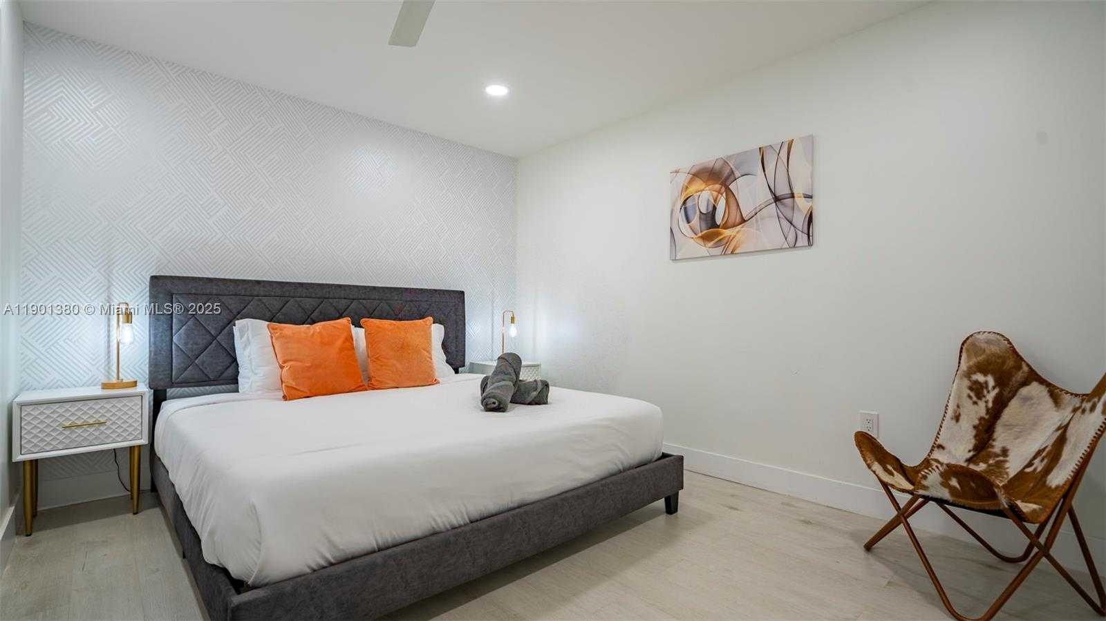 Small Image of 1141 NORTH NORTHLAKE DR, Hollywood Number 16