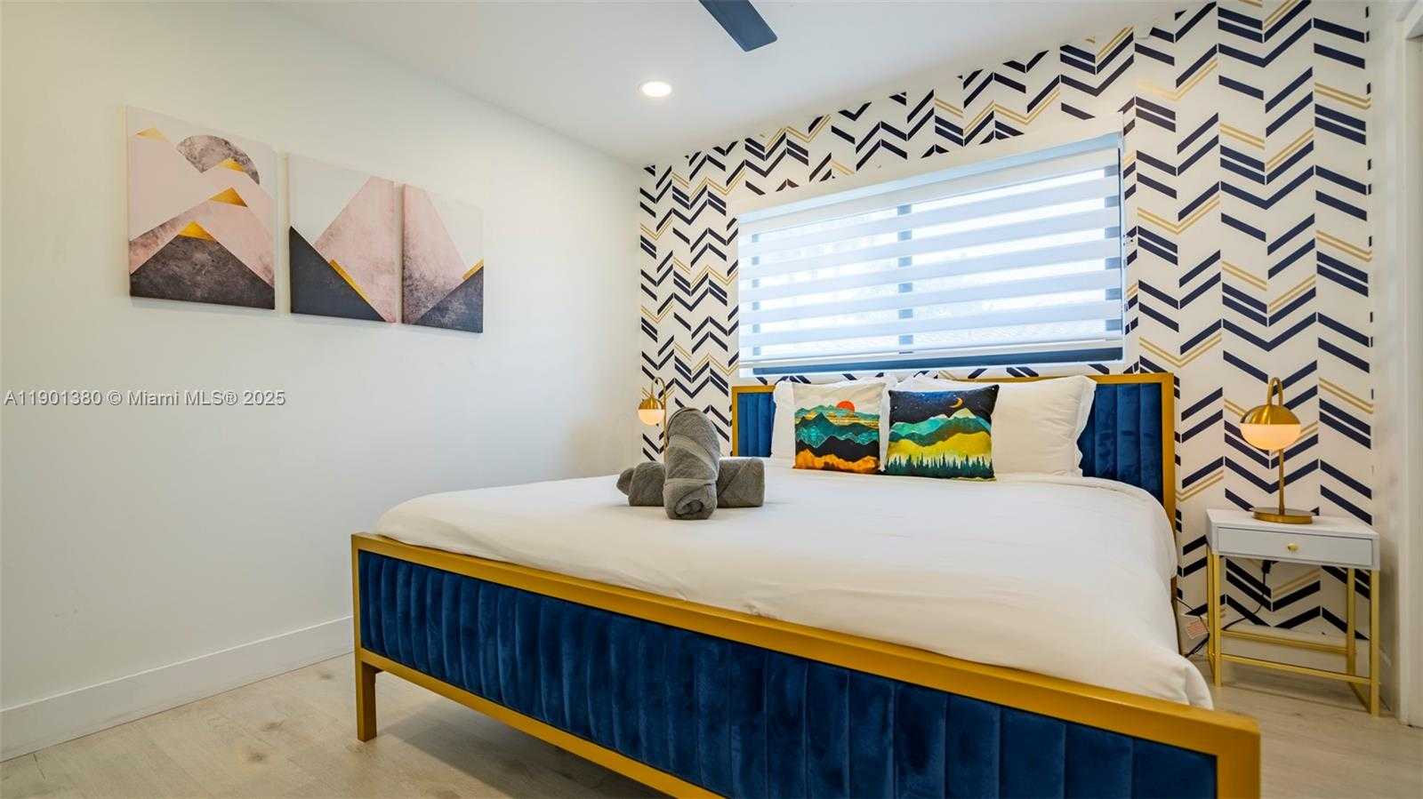 Small Image of 1141 NORTH NORTHLAKE DR, Hollywood Number 17