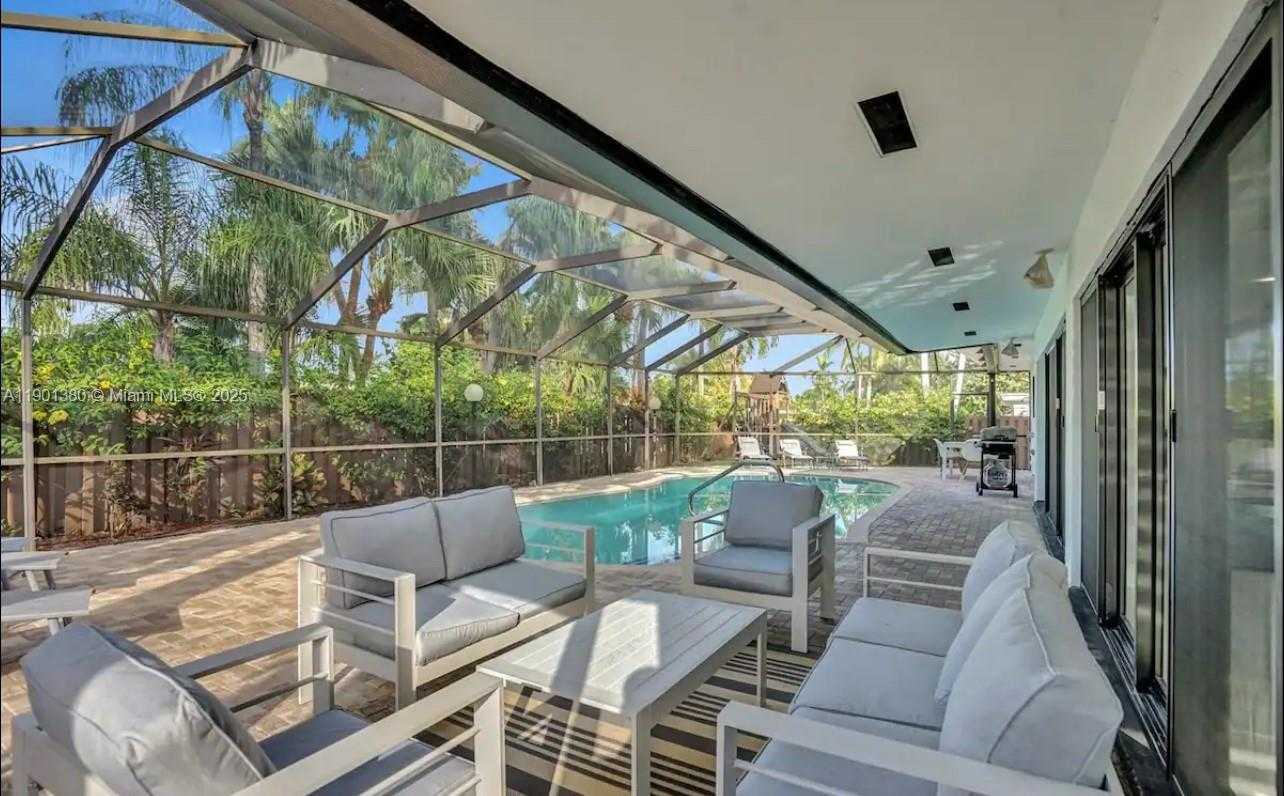 Small Image of 1141 NORTH NORTHLAKE DR, Hollywood Number 20