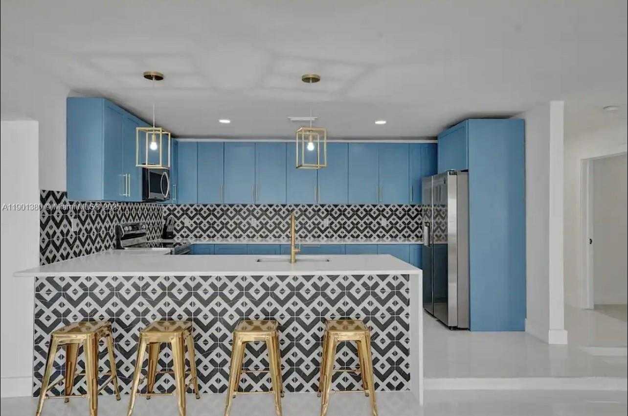 Small Image of 1141 NORTH NORTHLAKE DR, Hollywood Number 30