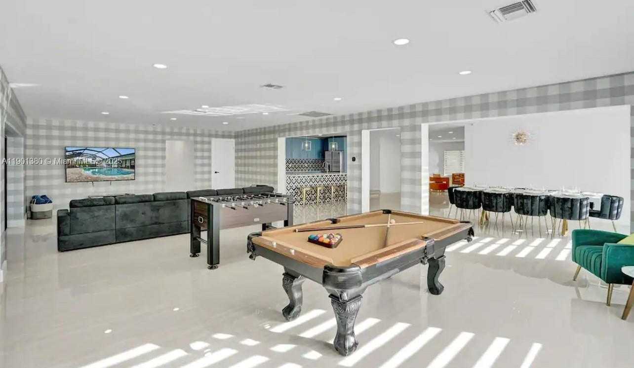 Small Image of 1141 NORTH NORTHLAKE DR, Hollywood Number 39