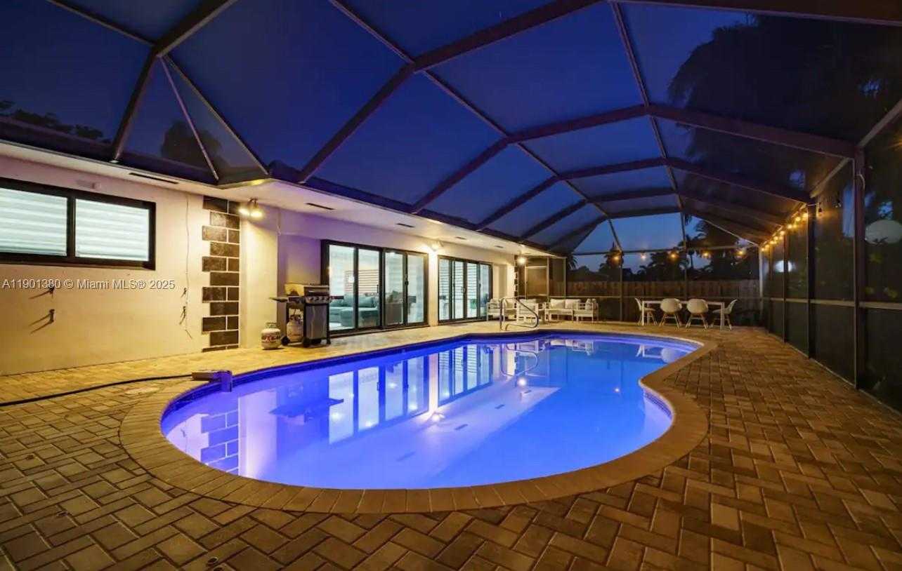 Small Image of 1141 NORTH NORTHLAKE DR, Hollywood Number 40