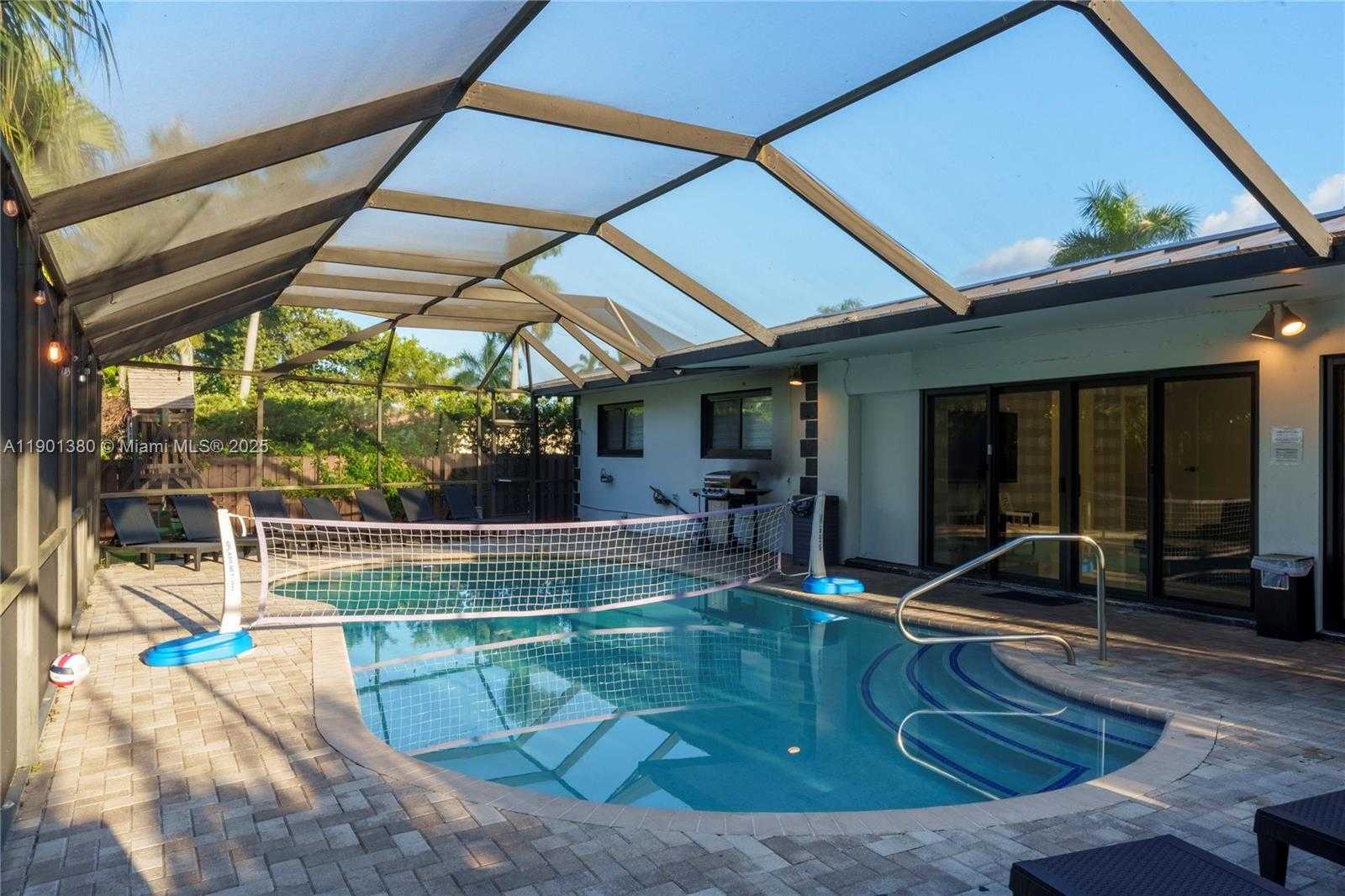 Small Image of 1141 NORTH NORTHLAKE DR, Hollywood Number 46