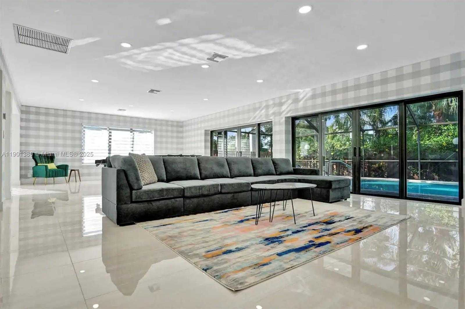 Small Image of 1141 NORTH NORTHLAKE DR, Hollywood Number 6