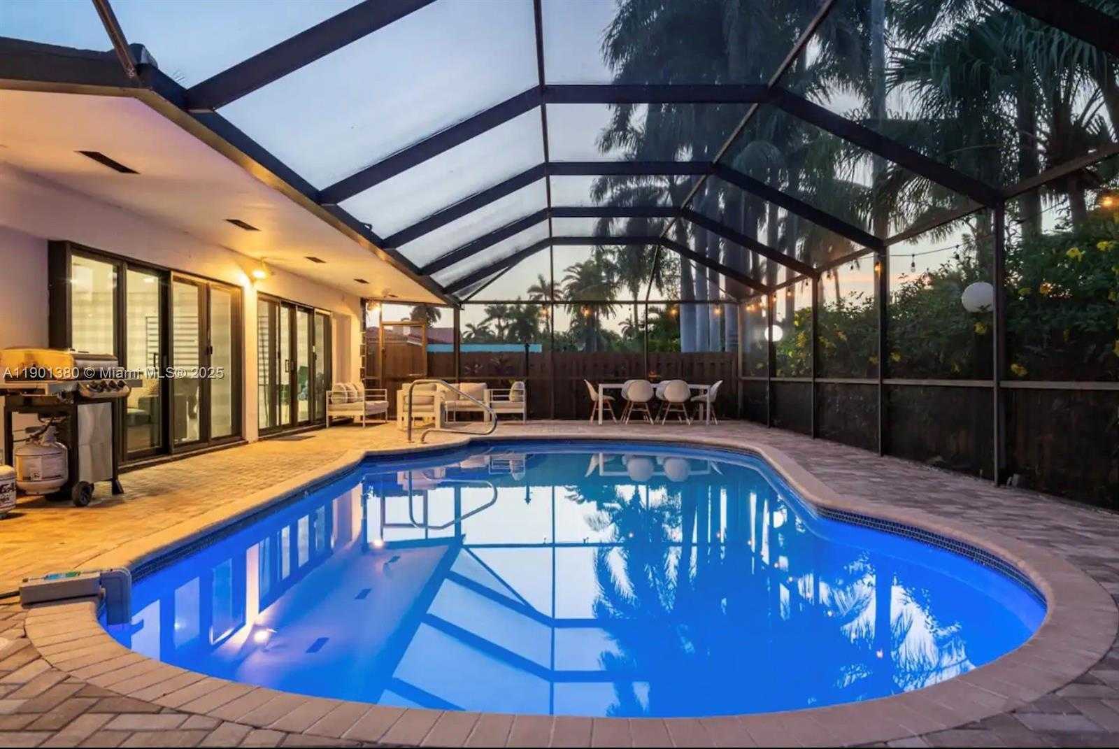 Small Image of 1141 NORTH NORTHLAKE DR, Hollywood Number 7