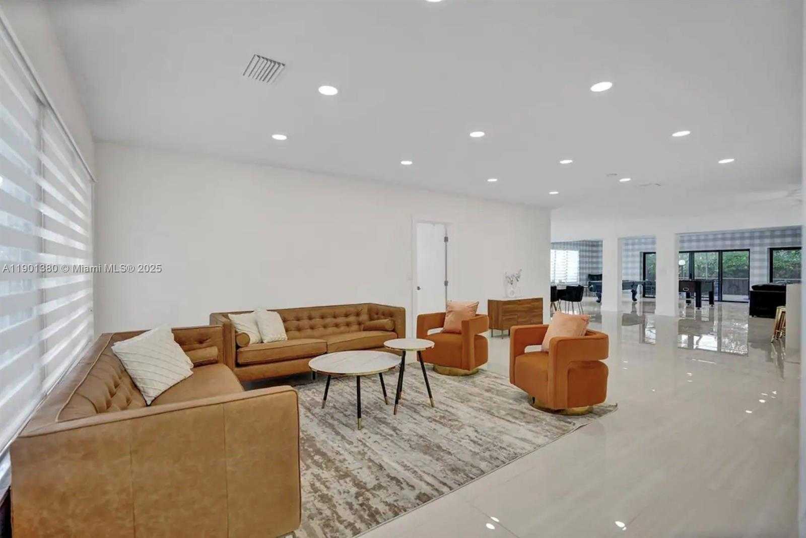 Small Image of 1141 NORTH NORTHLAKE DR, Hollywood Number 9