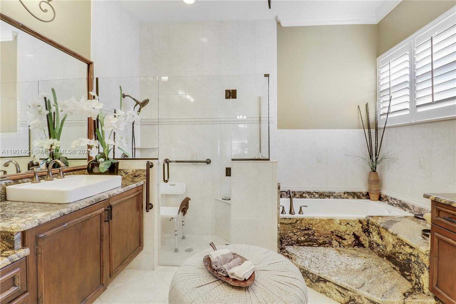 Small Image of 330 NORTH WEST SHOREVIEW DR, Saint Lucie West Number 28