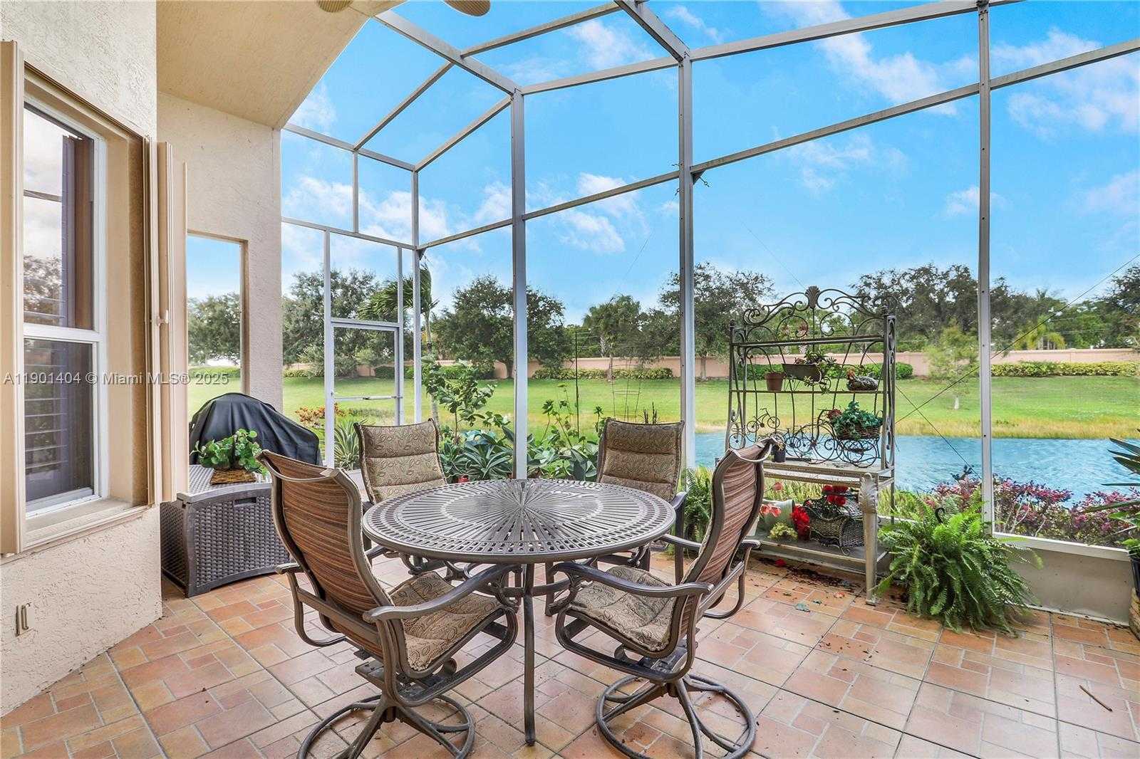 Small Image of 330 NORTH WEST SHOREVIEW DR, Saint Lucie West Number 32