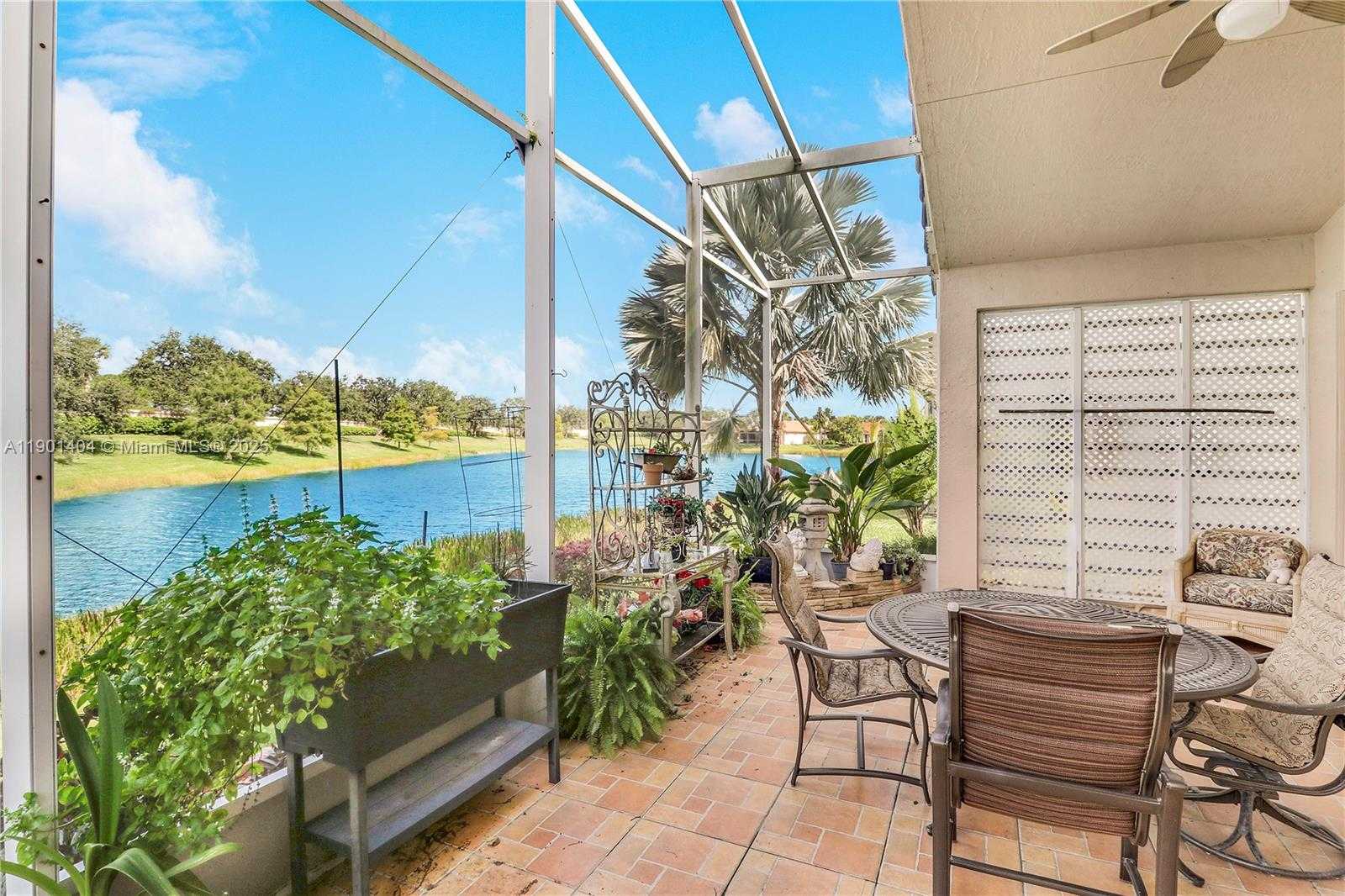 Small Image of 330 NORTH WEST SHOREVIEW DR, Saint Lucie West Number 34