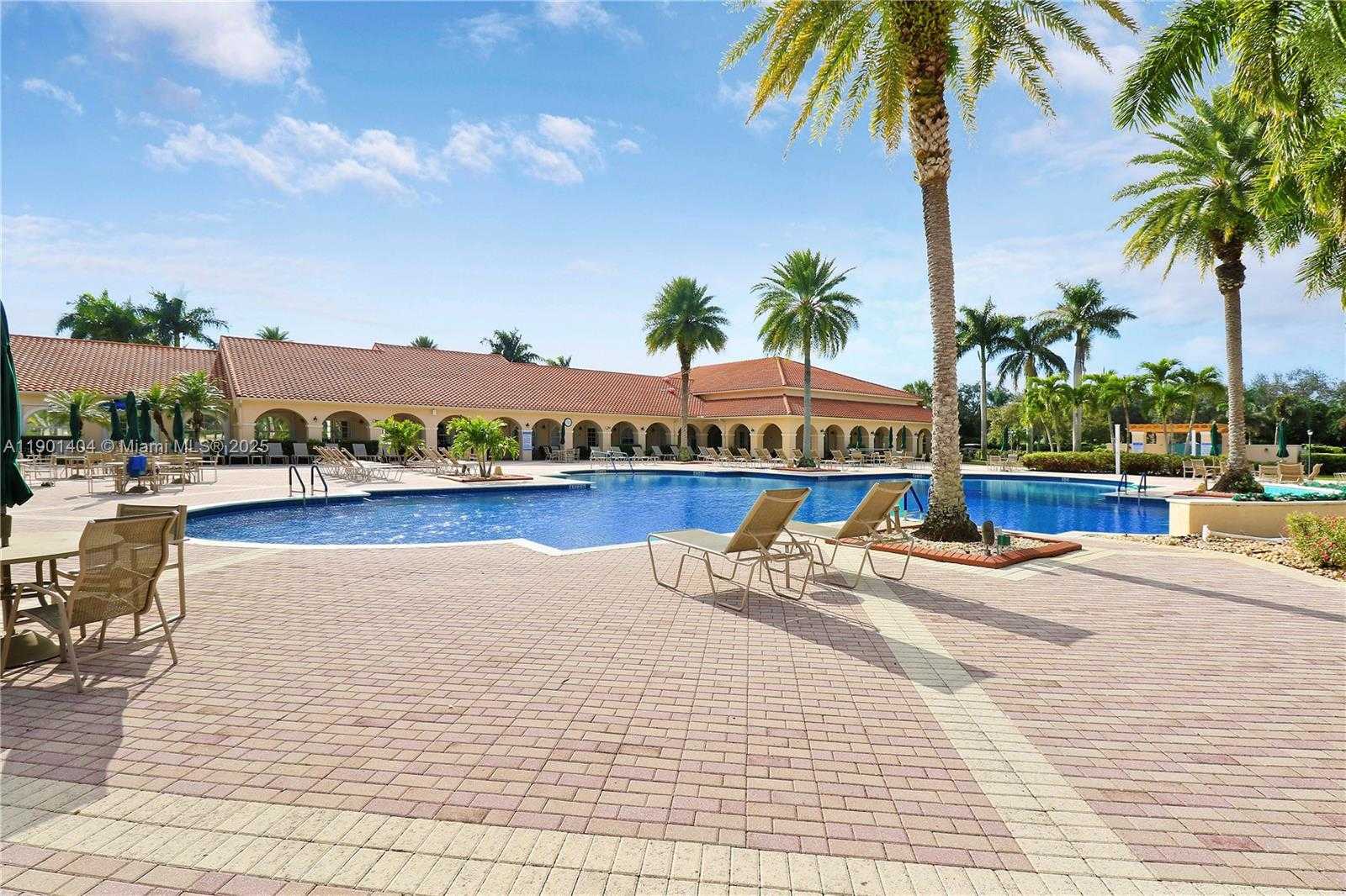 Small Image of 330 NORTH WEST SHOREVIEW DR, Saint Lucie West Number 62