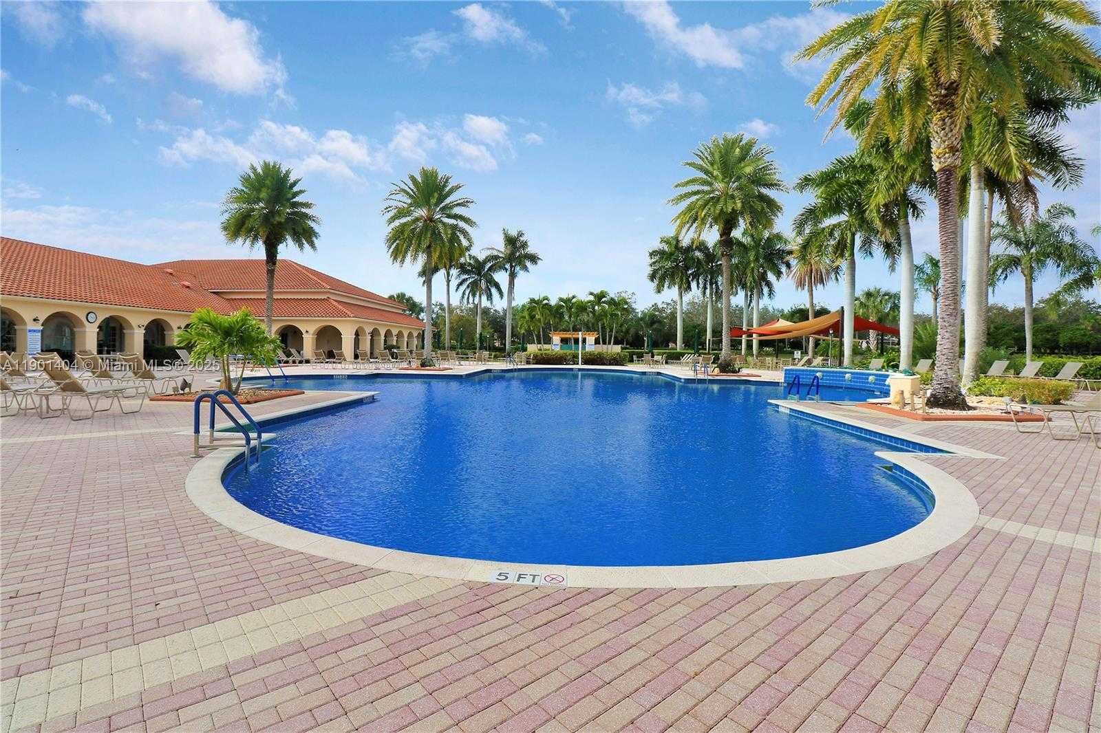 Small Image of 330 NORTH WEST SHOREVIEW DR, Saint Lucie West Number 63