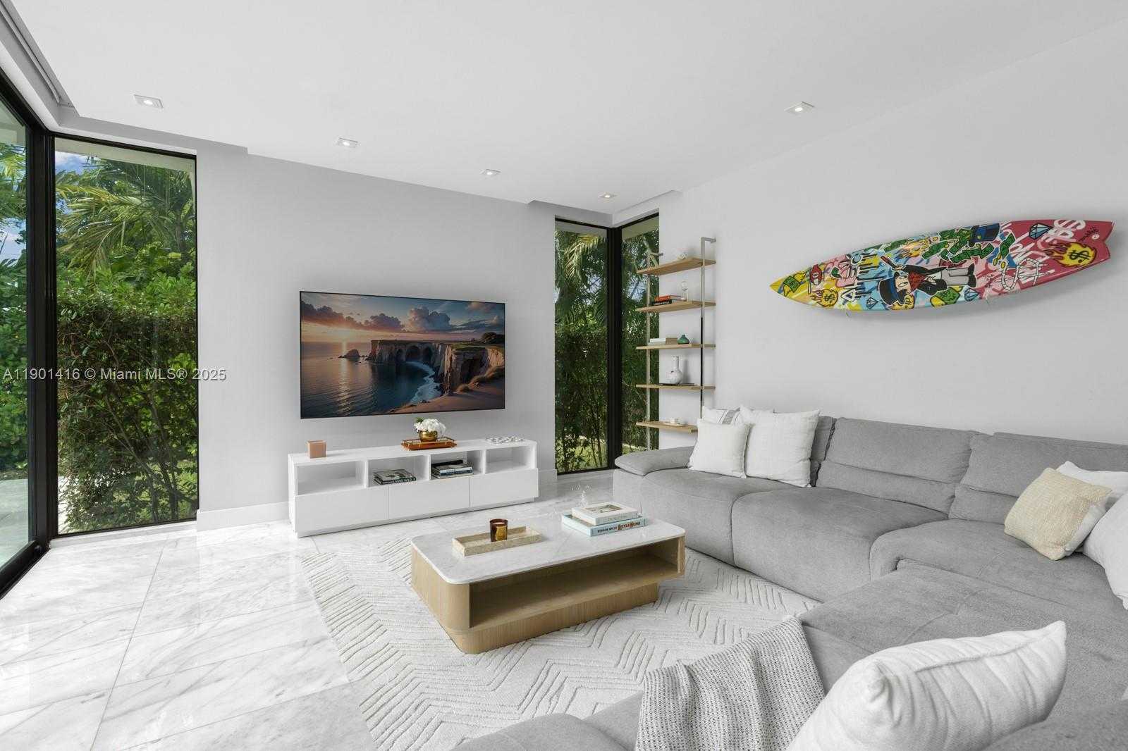 Small Image of 4520 NORTH MERIDIAN AVE, Miami Beach Number 11