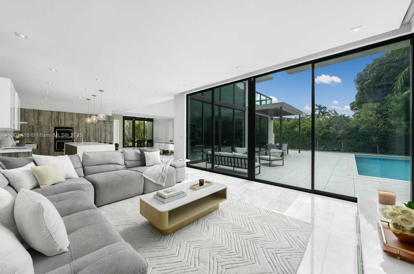 Small Image of 4520 NORTH MERIDIAN AVE, Miami Beach Number 12