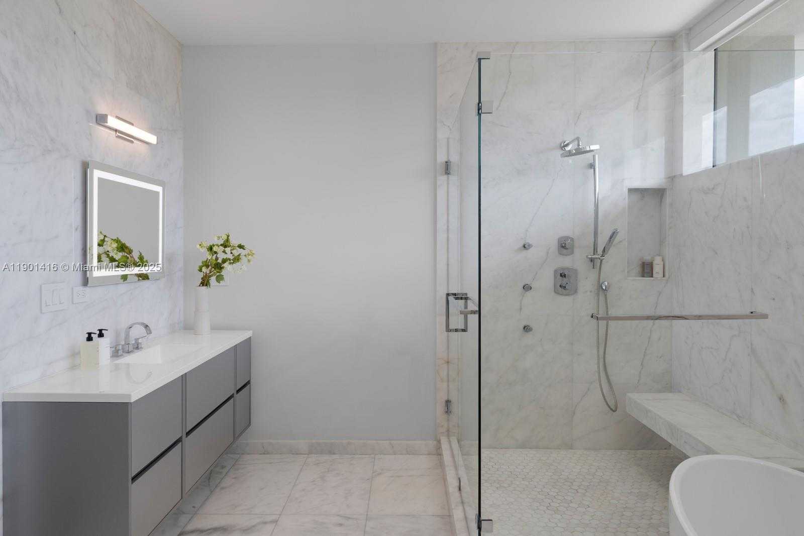 Small Image of 4520 NORTH MERIDIAN AVE, Miami Beach Number 17