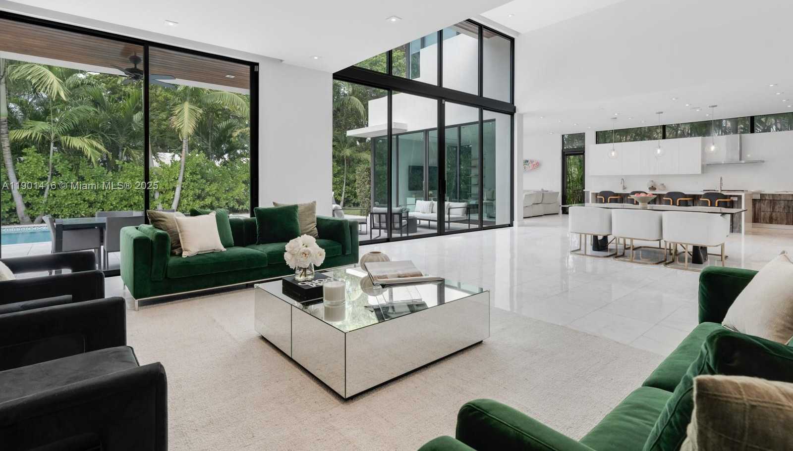 Small Image of 4520 NORTH MERIDIAN AVE, Miami Beach Number 2