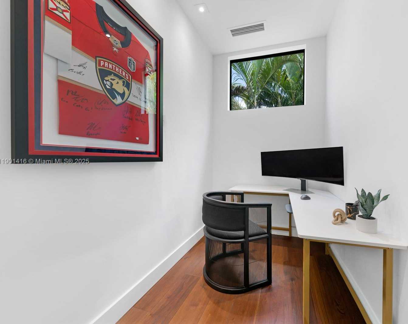 Small Image of 4520 NORTH MERIDIAN AVE, Miami Beach Number 21