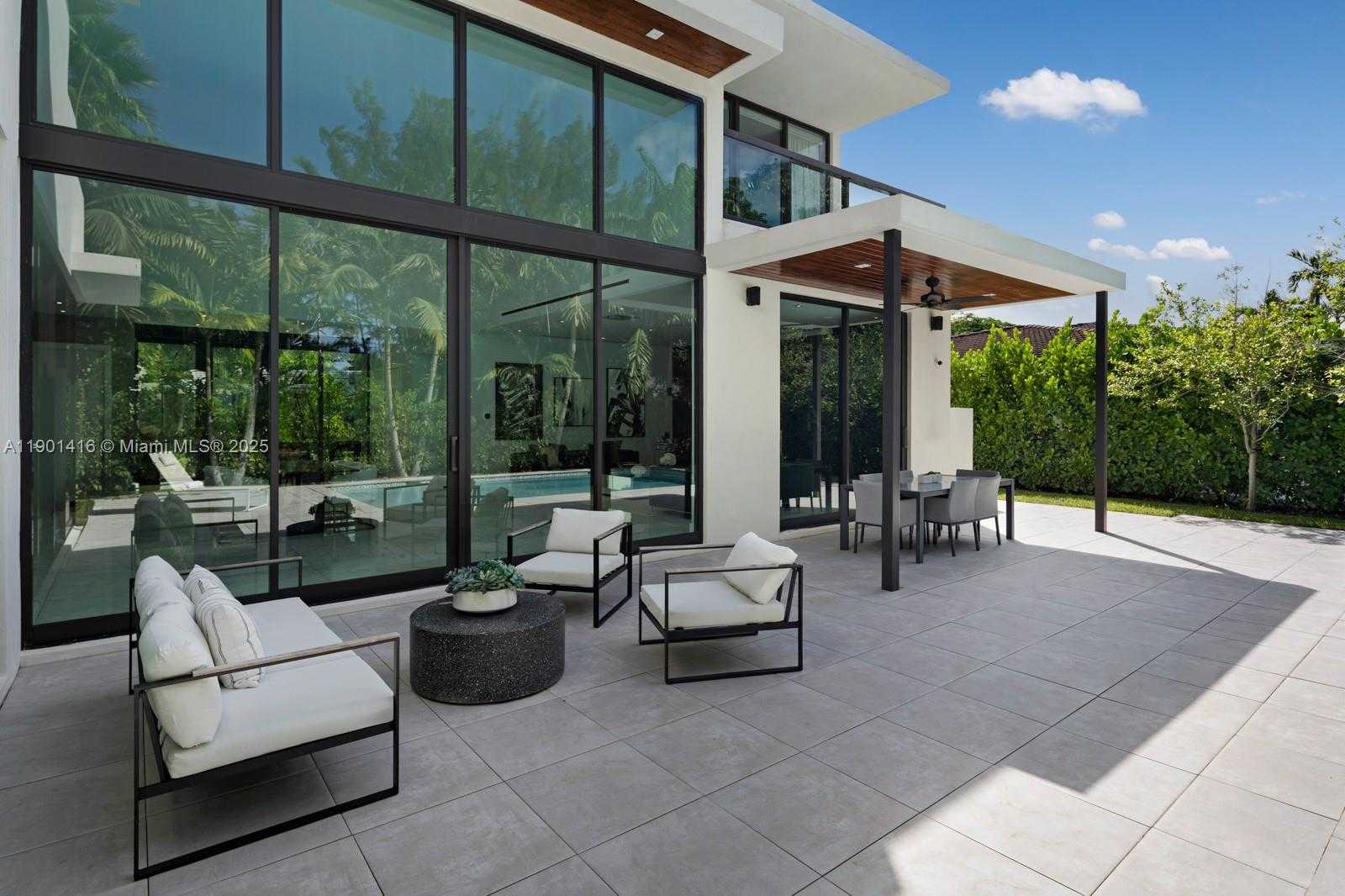 Small Image of 4520 NORTH MERIDIAN AVE, Miami Beach Number 25